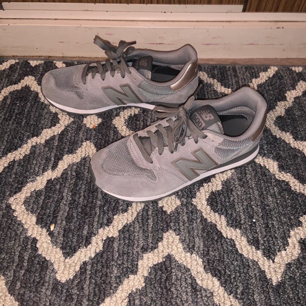 Women’s new balance shoes